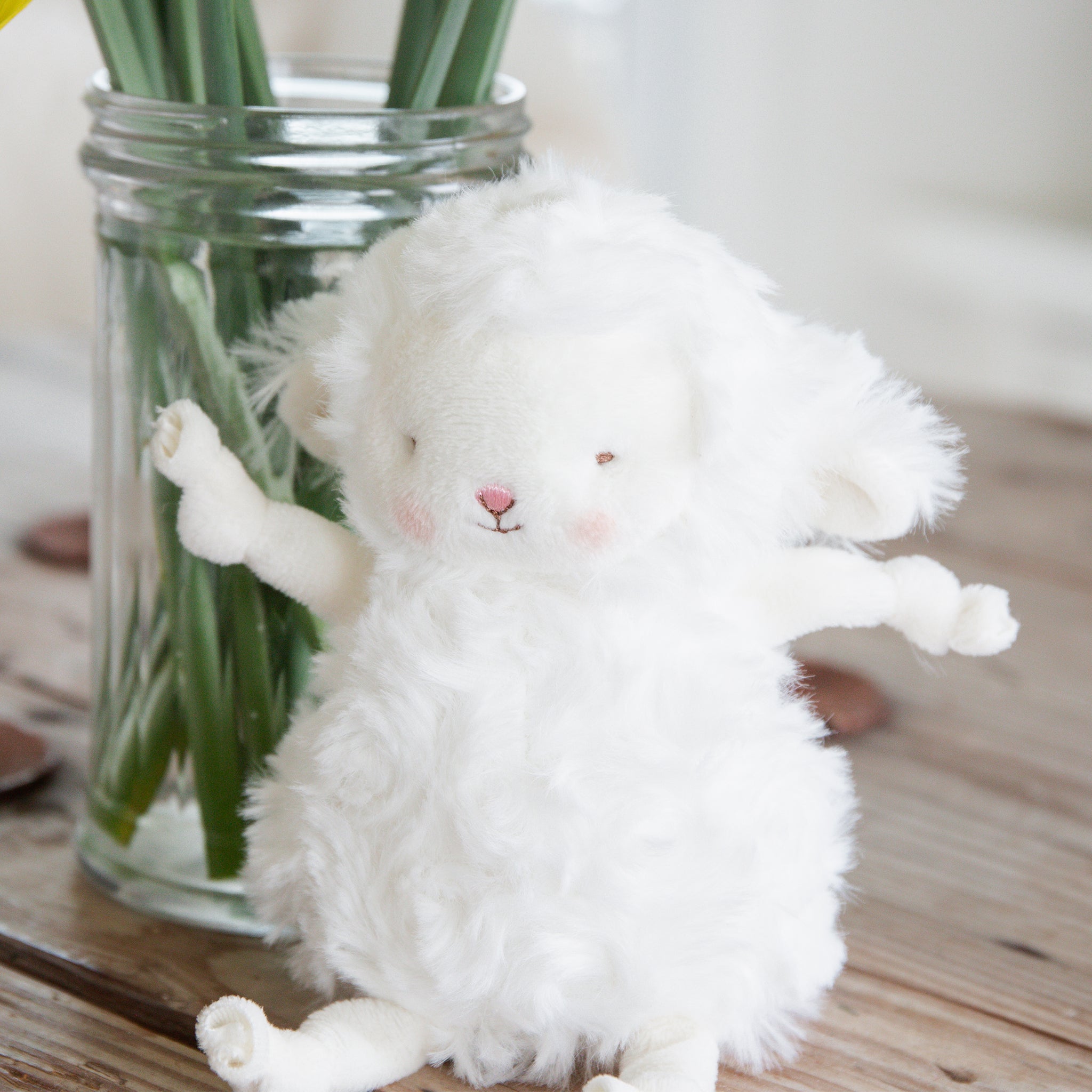 101024: Roly Poly Kiddo - White Lamb