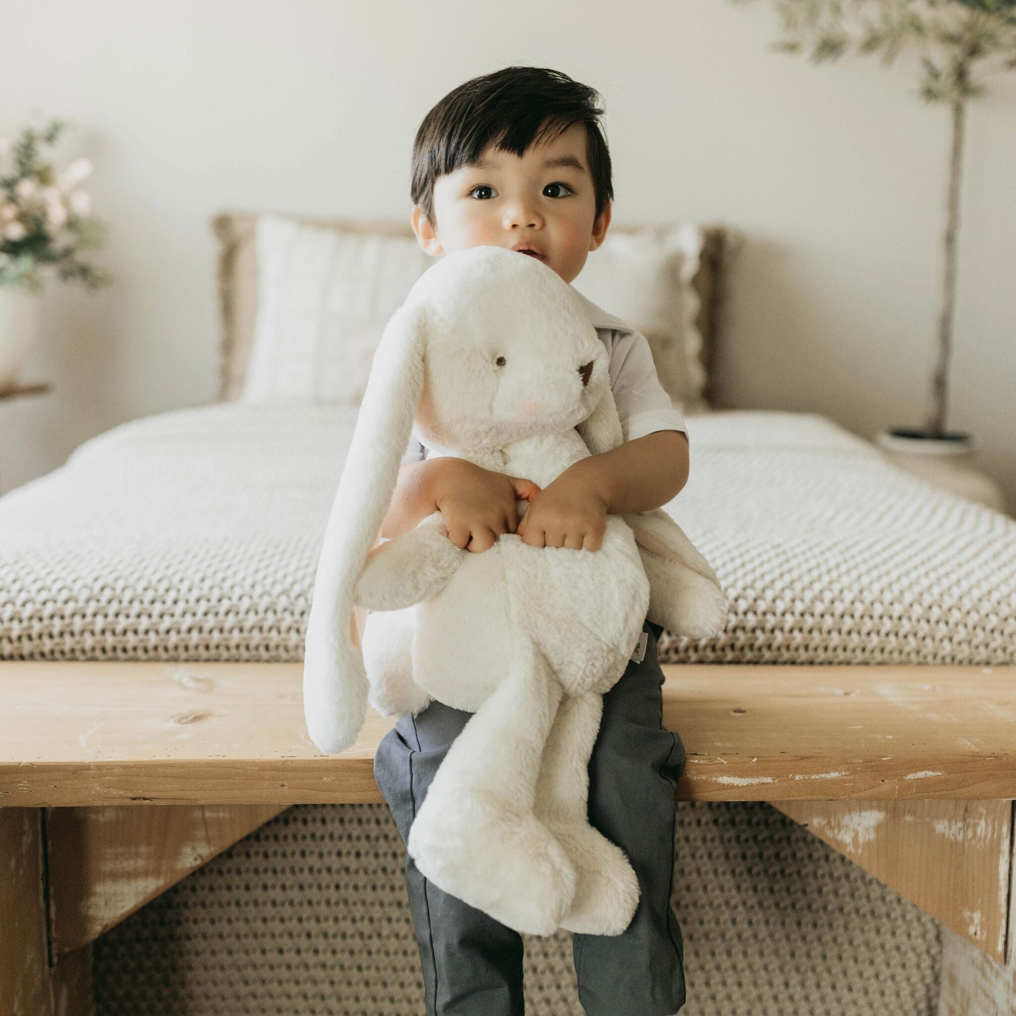 190387: Big 20" Nibble Bunny – Cream