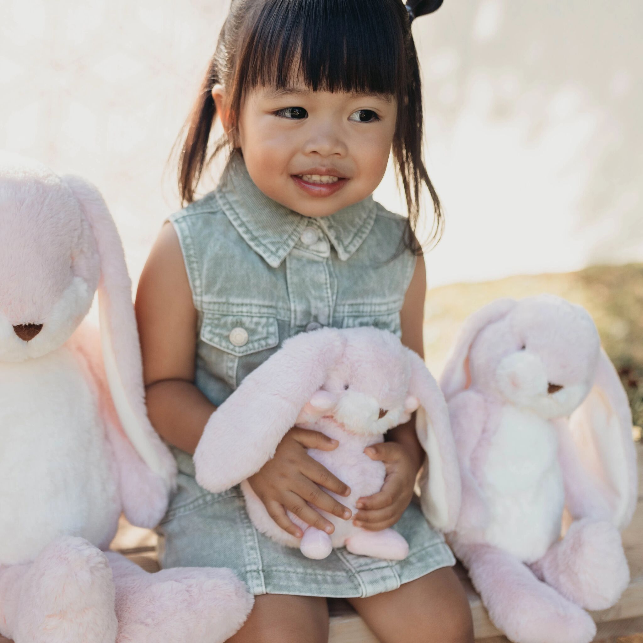 100405: Tiny Nibble 8" Bunny Pink