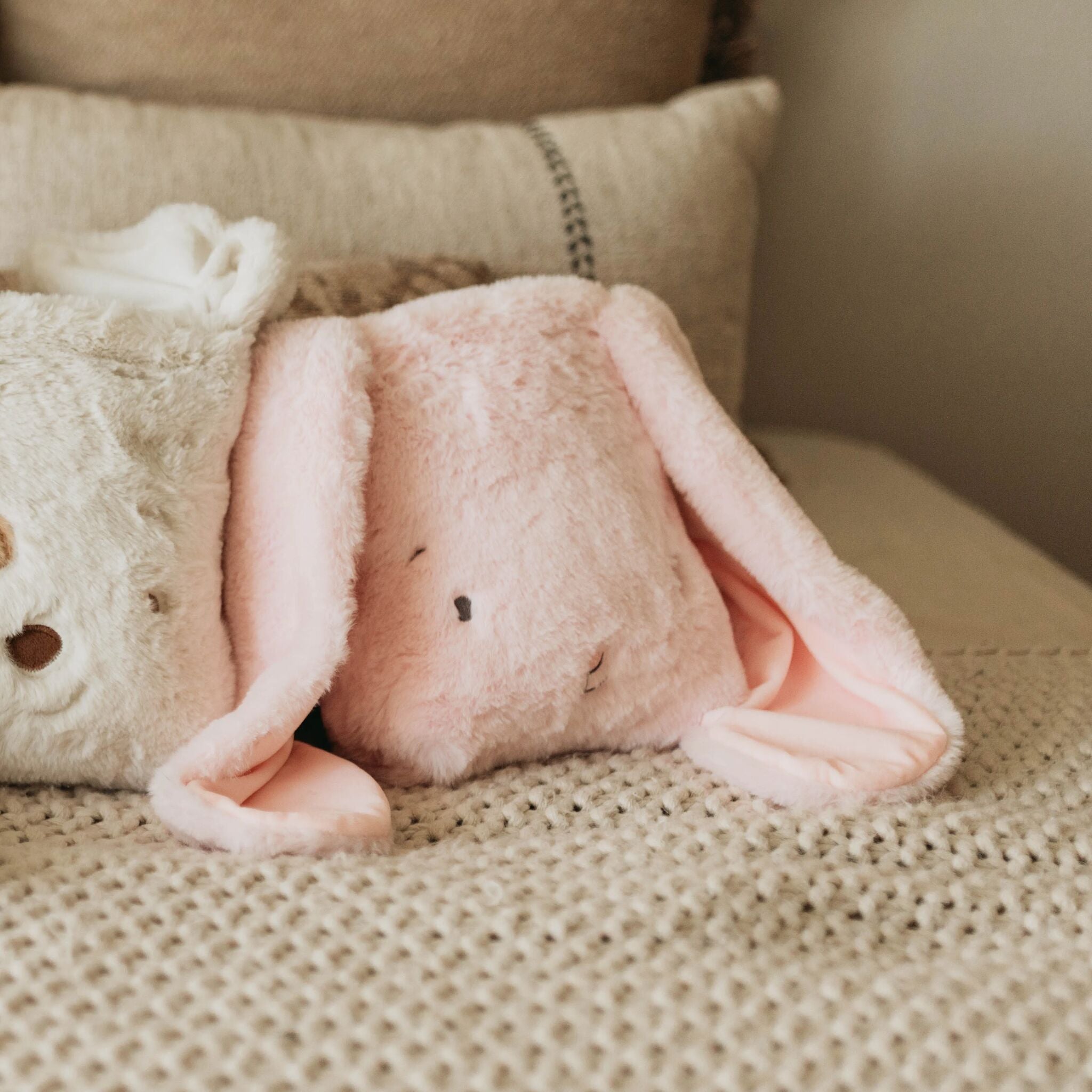 100726: Blossom Bunny Tuck Me In Blanket