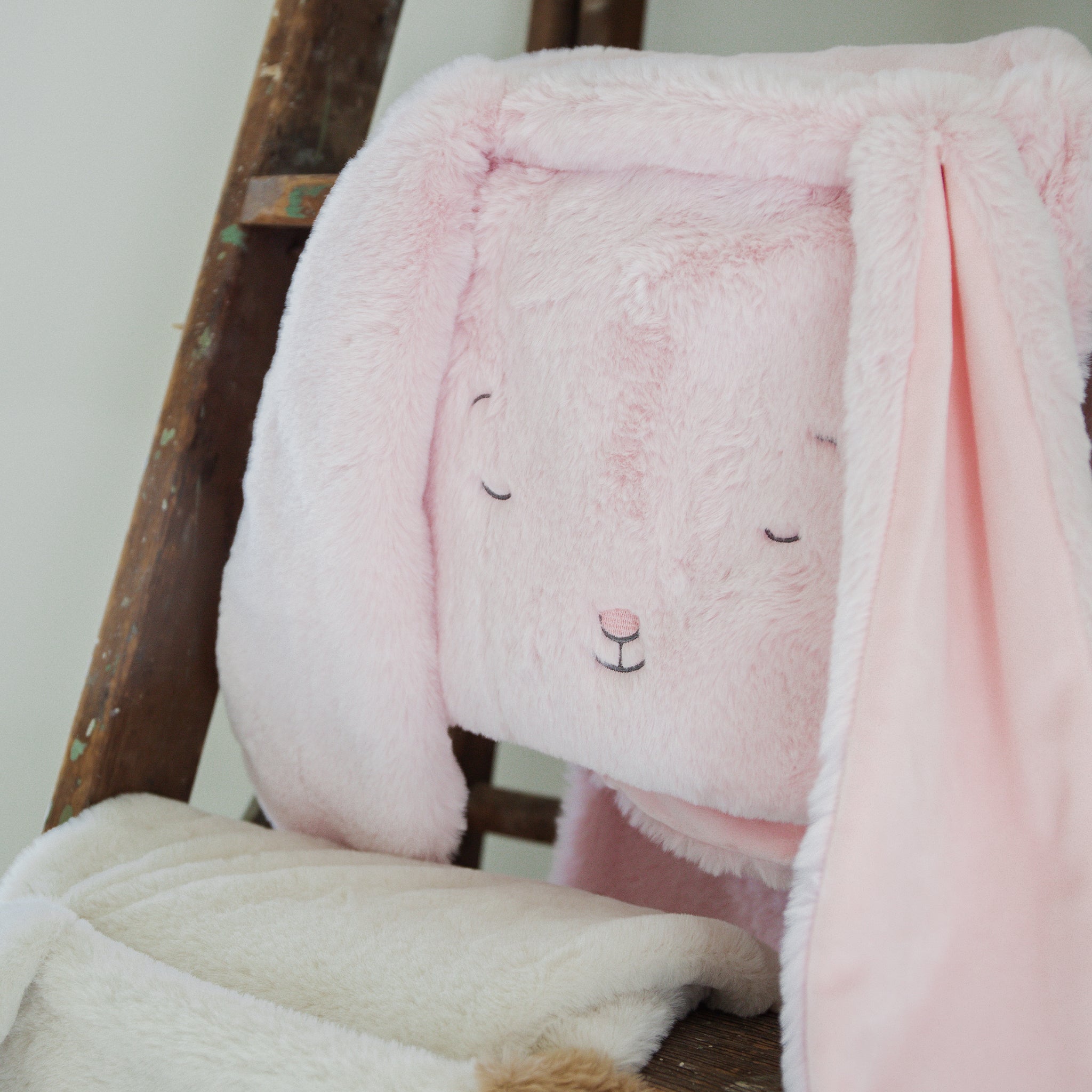 100726: Blossom Bunny Tuck Me In Blanket