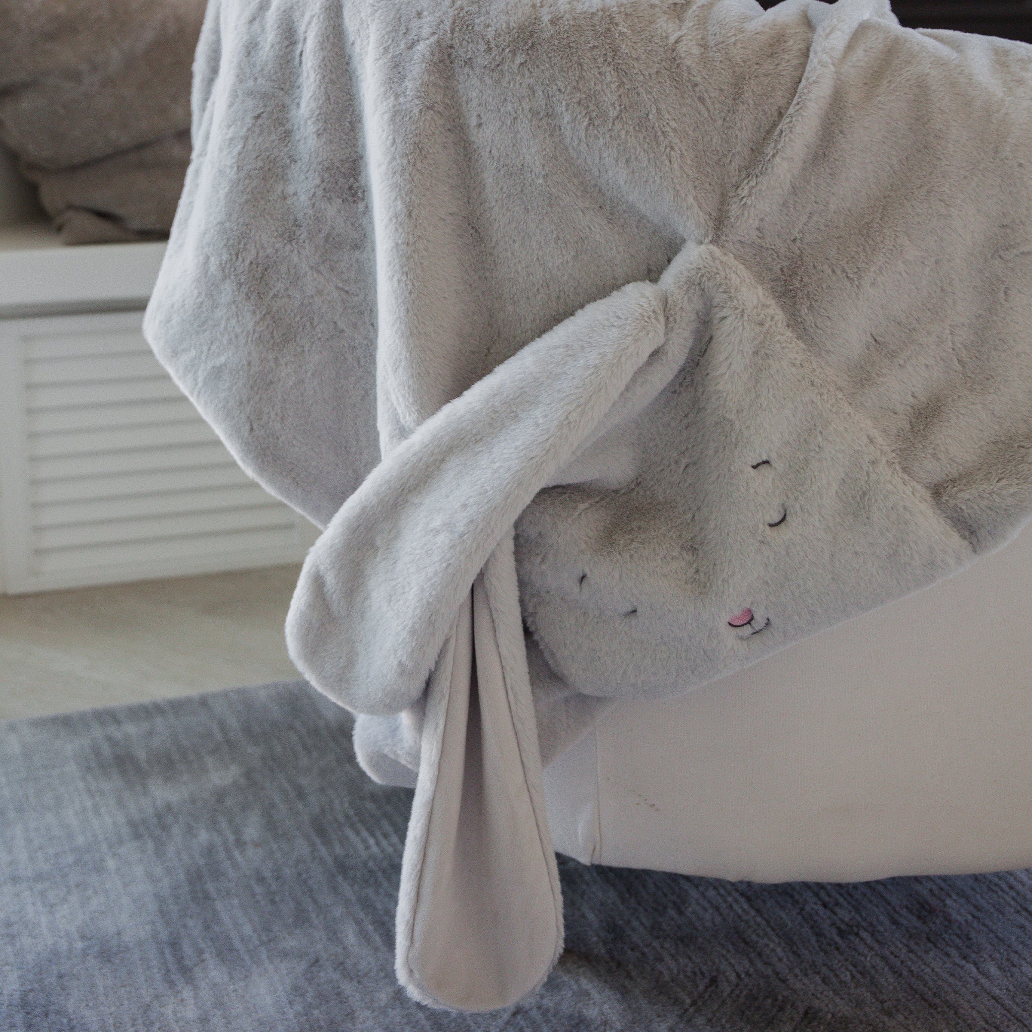 100729: Bloom Bunny Tuck Me In Blanket