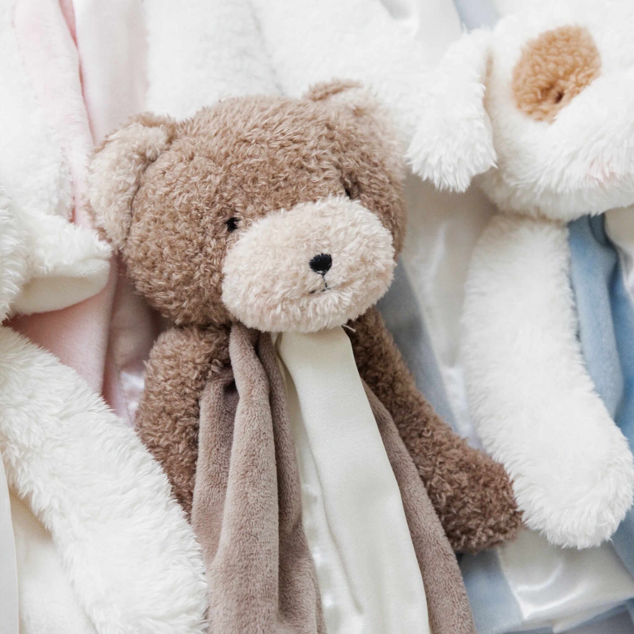 104111: SIMPLE Cubby Bear Buddy Blanket