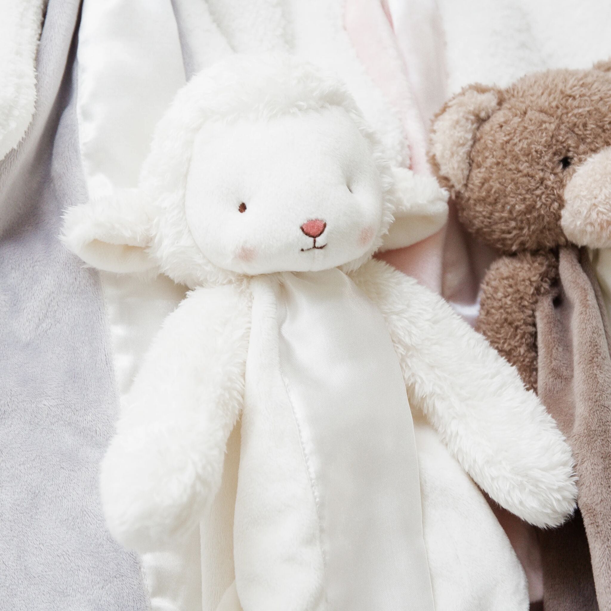 104110: SIMPLE Kiddo Lamb Buddy Blanket