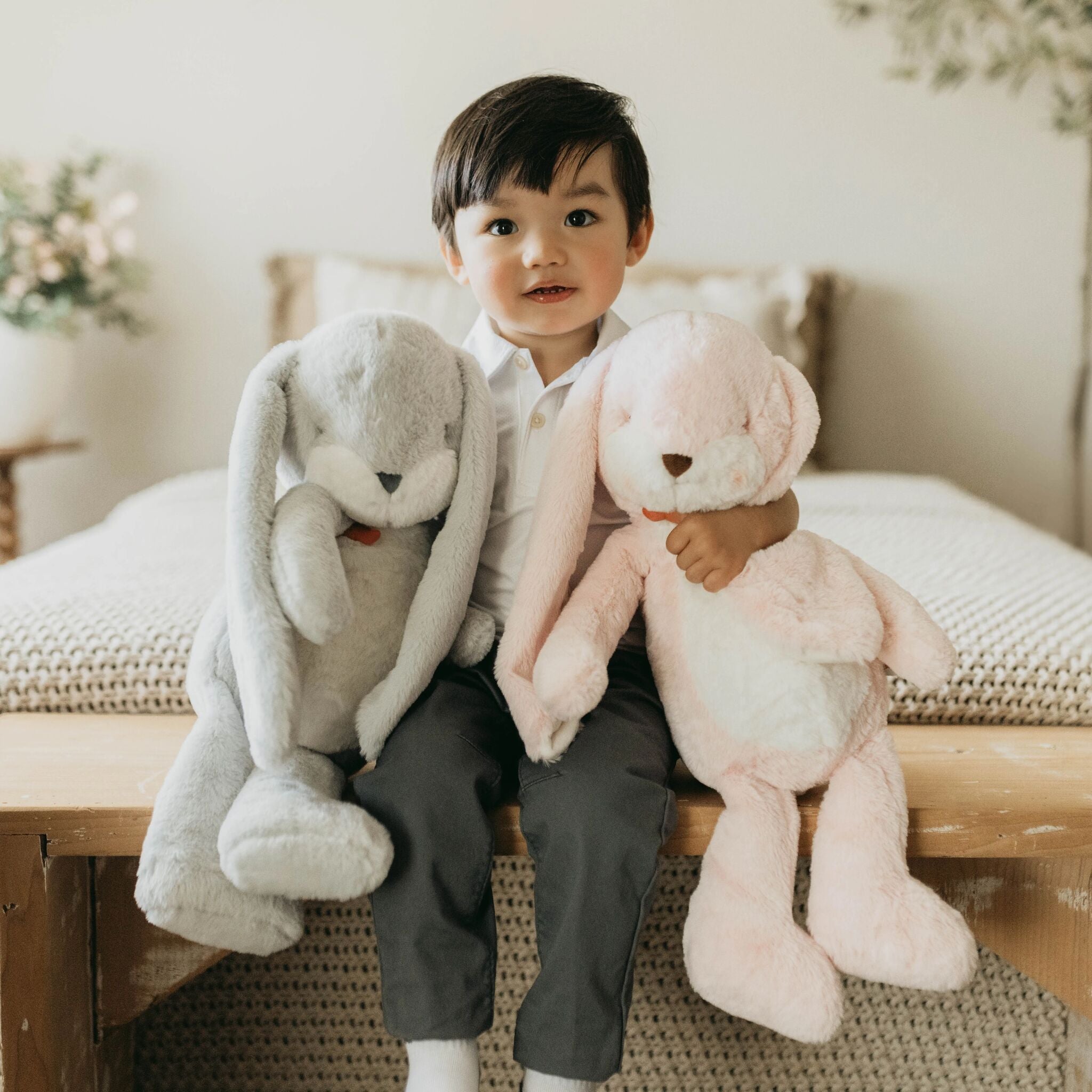 190360: Big 20" Nibble Bunny – Gray