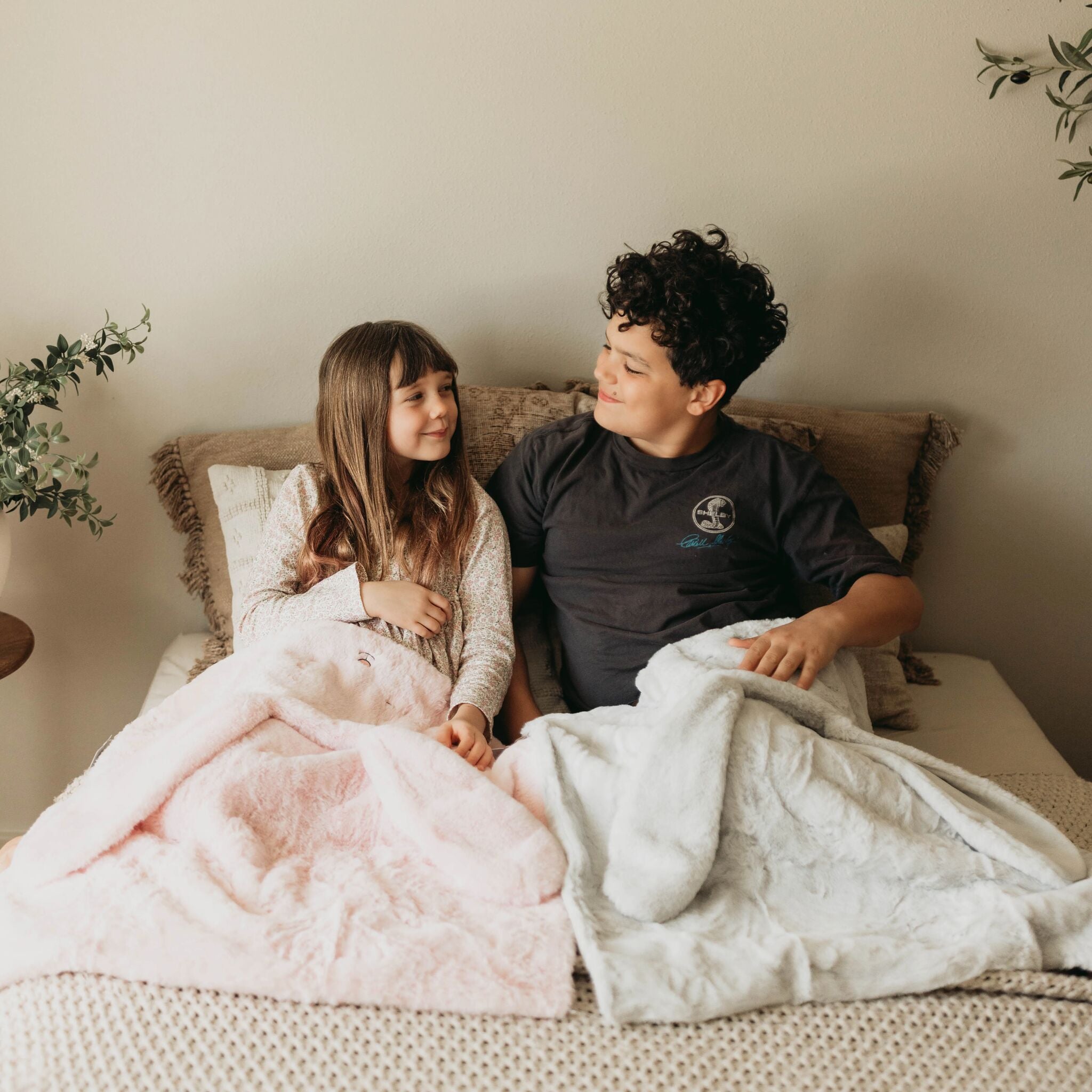 100729: Bloom Bunny Tuck Me In Blanket