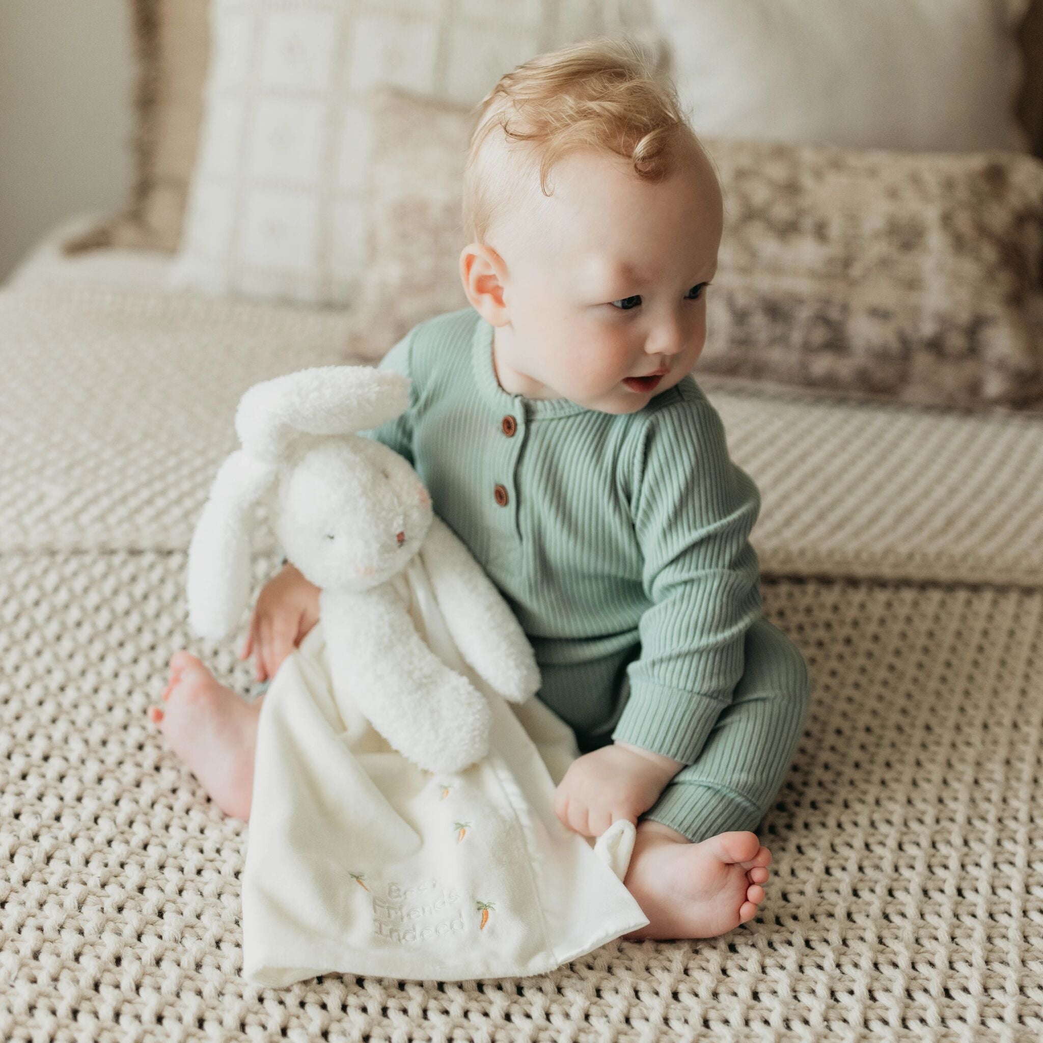 850711: Bun Bun Bunny Buddy Blanket