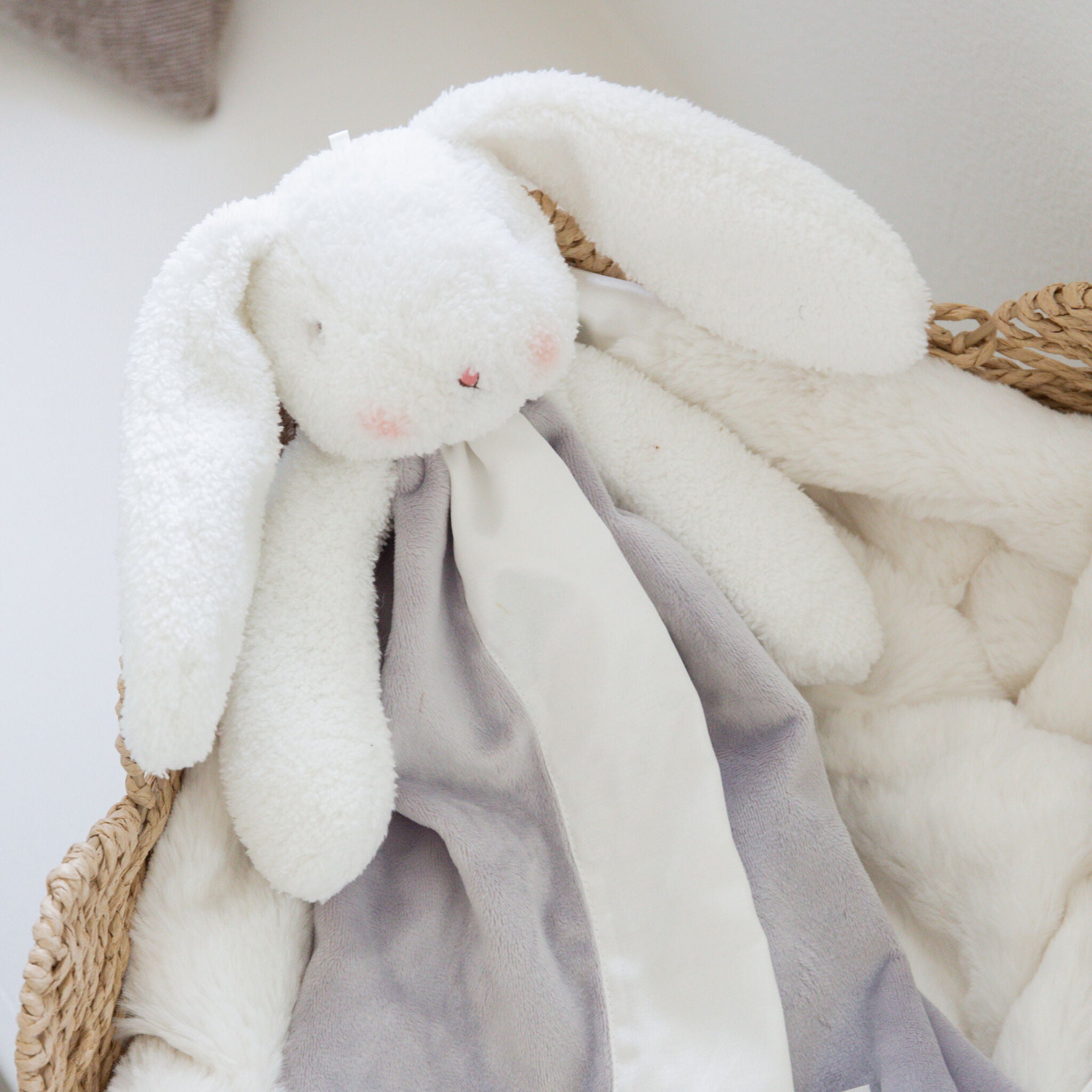104105: SIMPLE Bloom Bunny Buddy Blanket