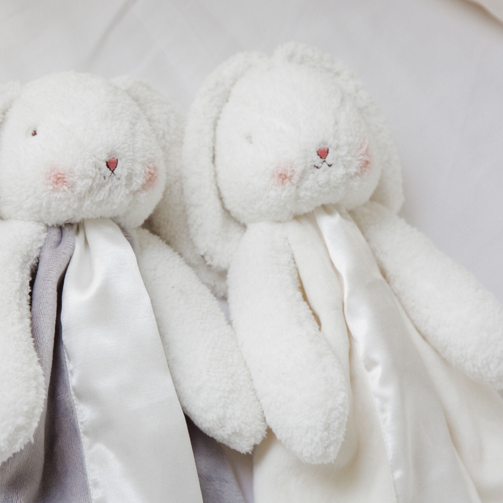 104107: SIMPLE Bun Bun Bunny Buddy Blanket