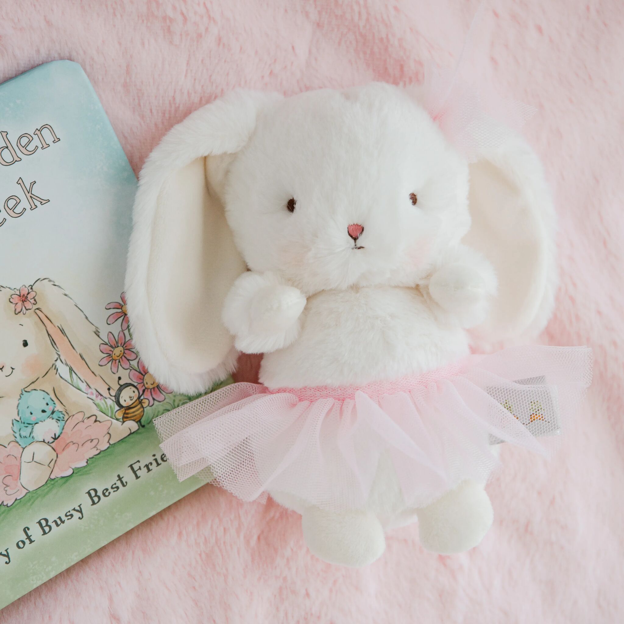 190568: Cricket Island Blossom Bunny