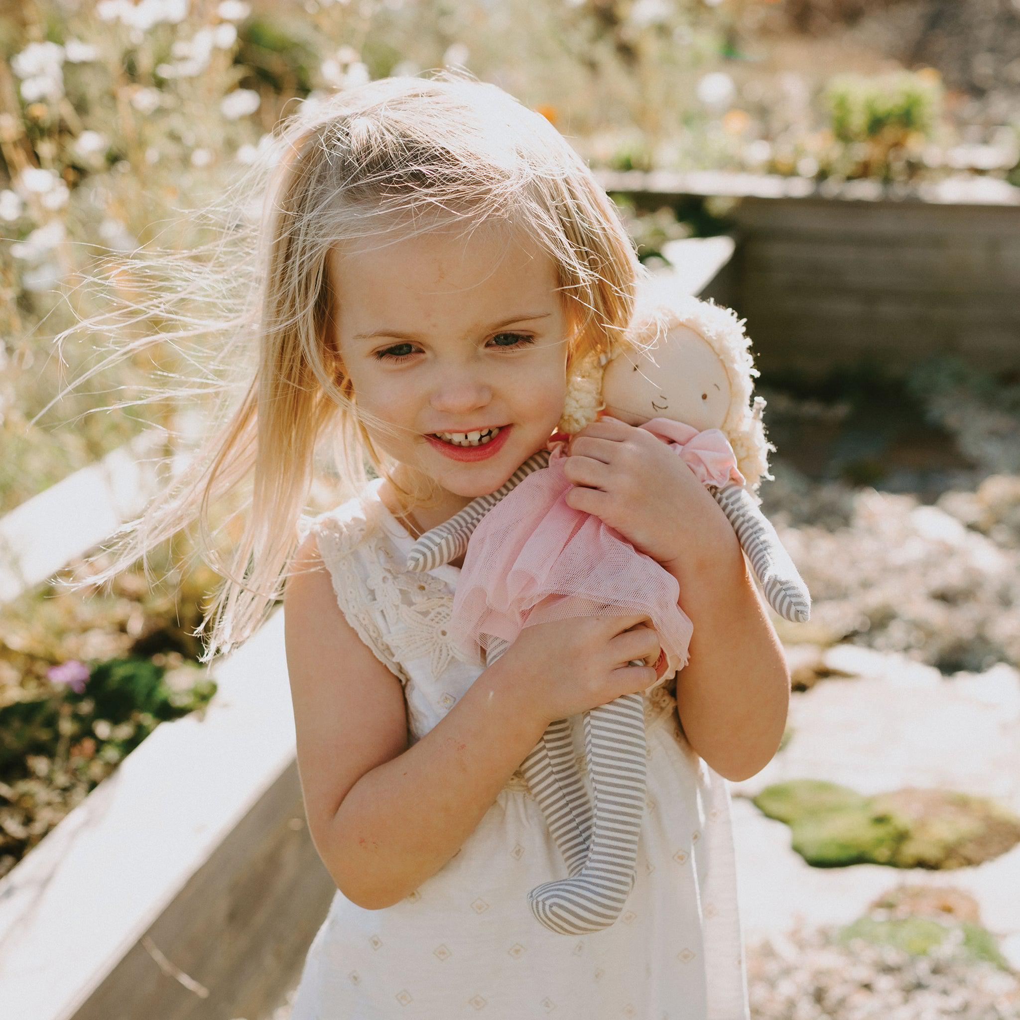 244100: Elsie Doll - Blonde Hair